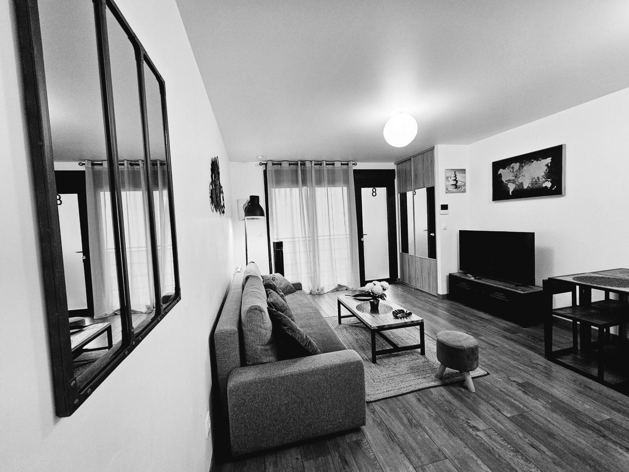 Passage Secret - Ideal Pro, Couples, Familles & Amis - Le Calme En Hypercentre - Wifi Haut Debit - Netflix - Machine A Laver - Gare, Cathedrale, Commerces, Restaurants & Transports En Commun A Moins De 10 Minutes A Pied Reims Buitenkant foto