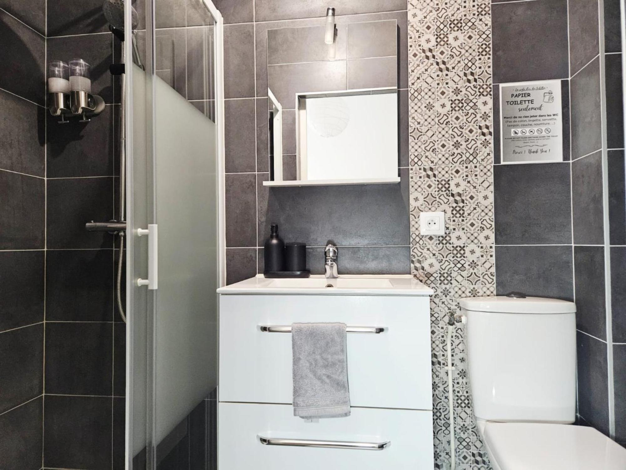 Passage Secret - Ideal Pro, Couples, Familles & Amis - Le Calme En Hypercentre - Wifi Haut Debit - Netflix - Machine A Laver - Gare, Cathedrale, Commerces, Restaurants & Transports En Commun A Moins De 10 Minutes A Pied Reims Buitenkant foto